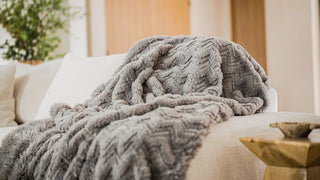 Jacquard Faux Fur Throw | Ultra-Soft, Cozy Elegance | Grey